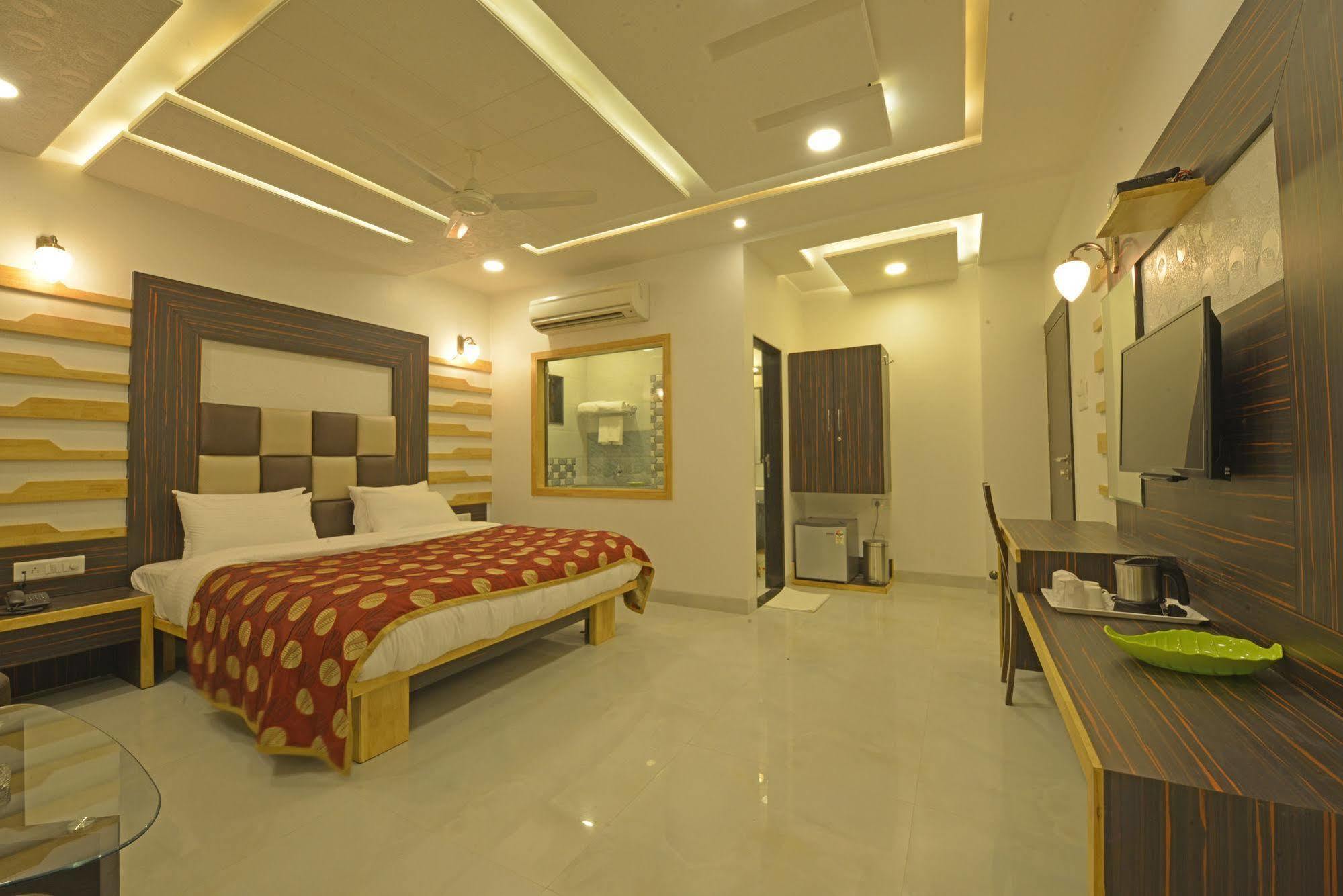 Hotel Jp International Аурангабад Экстерьер фото