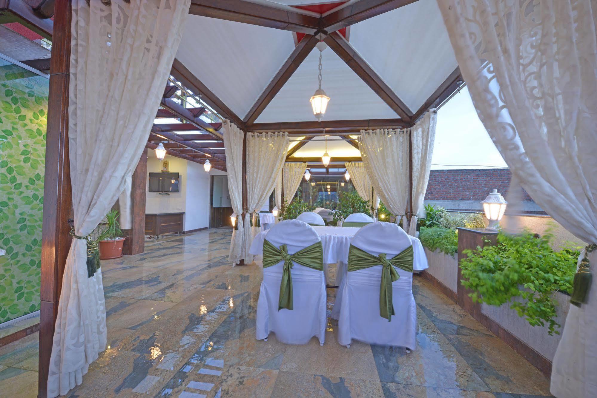 Hotel Jp International Аурангабад Экстерьер фото